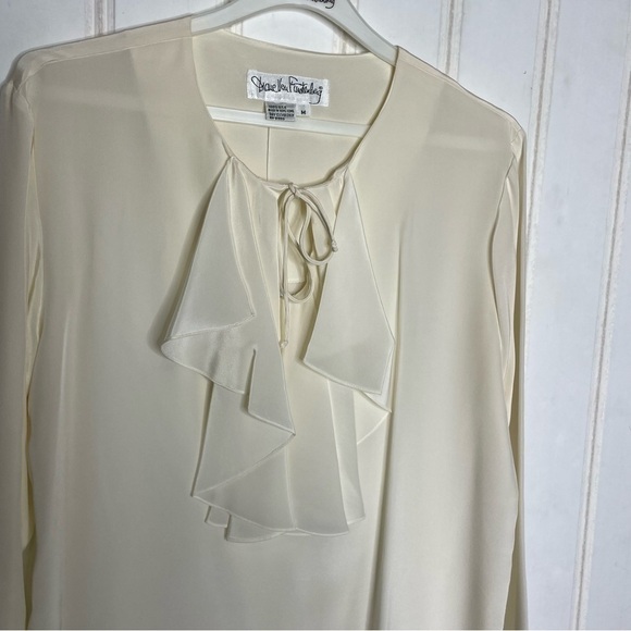 Diane Von Fustenberg 100% Silk Cream Poet's Blouse - Picture 4 of 10